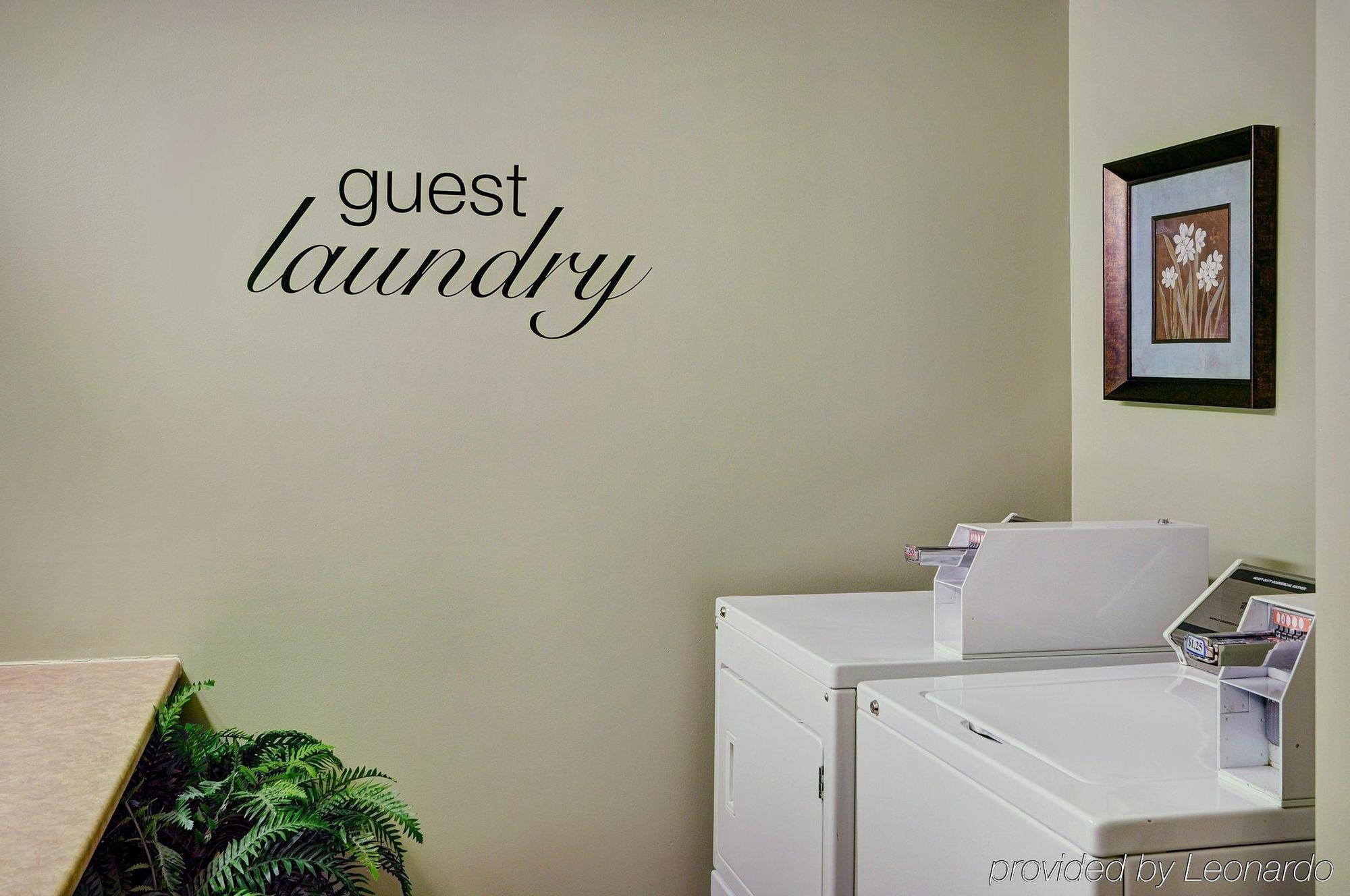 Travelway Inn Sudbury Luaran gambar