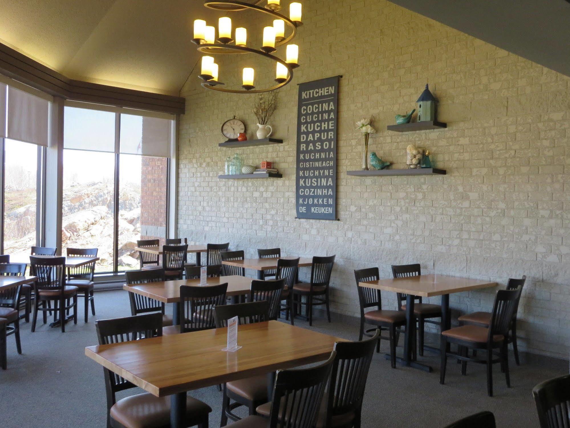 Travelway Inn Sudbury Luaran gambar