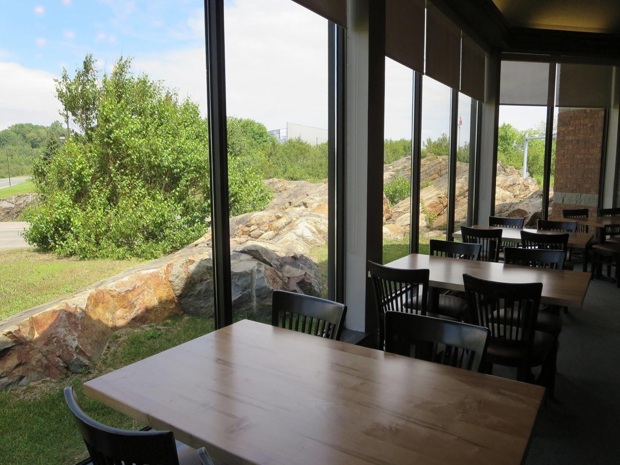 Travelway Inn Sudbury Luaran gambar