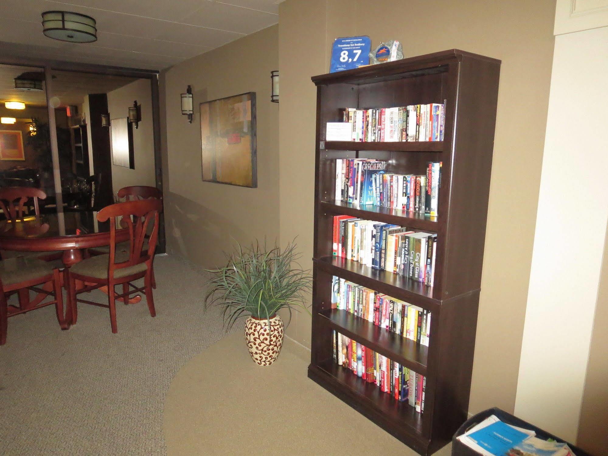Travelway Inn Sudbury Luaran gambar