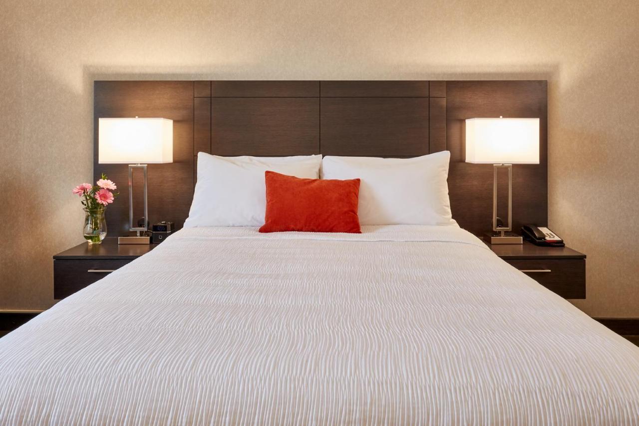 Travelway Inn Sudbury Luaran gambar