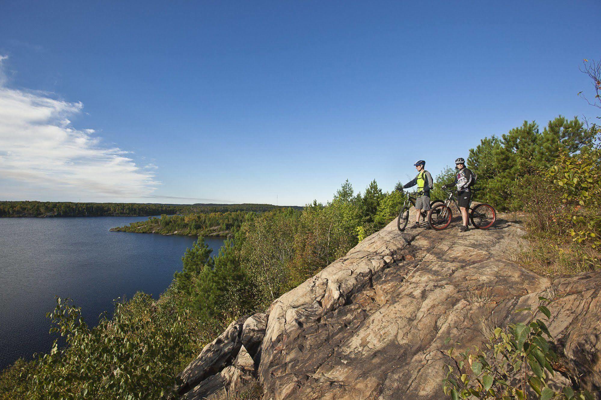 Travelway Inn Sudbury Luaran gambar
